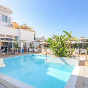 https://hostal-la-ermita.hotelsinnerja.org