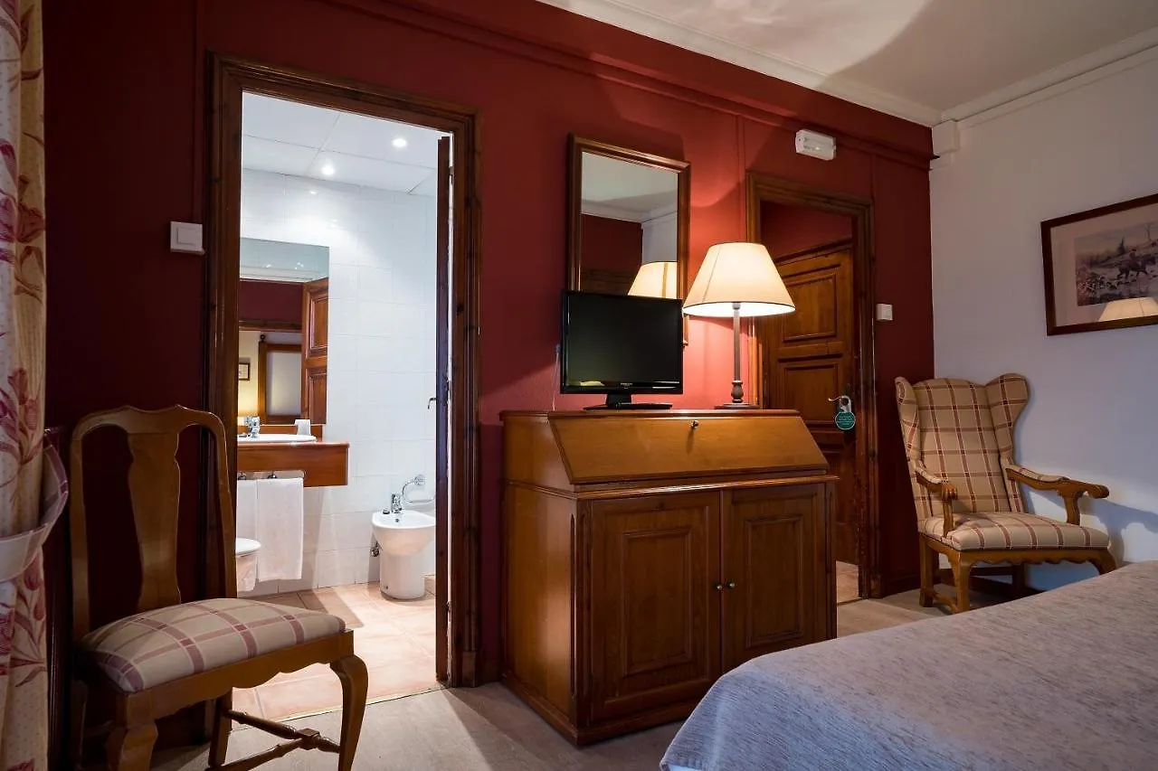 Hotel Sant Bernat Montseny 3*,